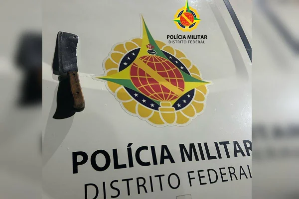 Homem é preso após ameaçar a avó dele com uma faca no DF