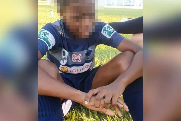 “Está desolado”, diz diretor de time sobre menino que denunciou racismo