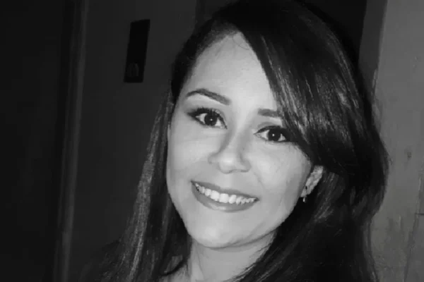 Ex-namorado pede abraço de despedida e dá 13 facadas em jovem