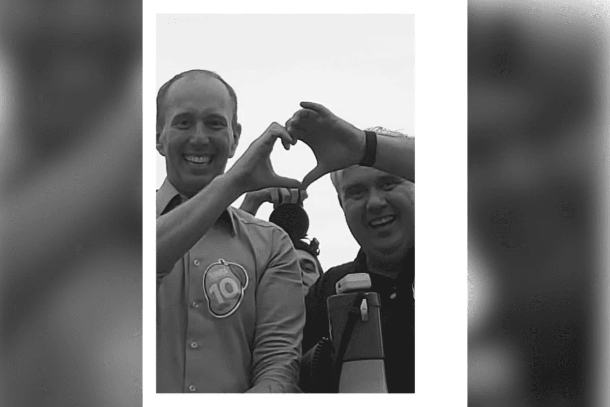 O vídeo reúne fotos e registros da infância de Rodrigo e Weber ao lado de outros familiares O vídeo reúne fotos e registros da infância de Rodrigo e Weber ao lado de outros familiares