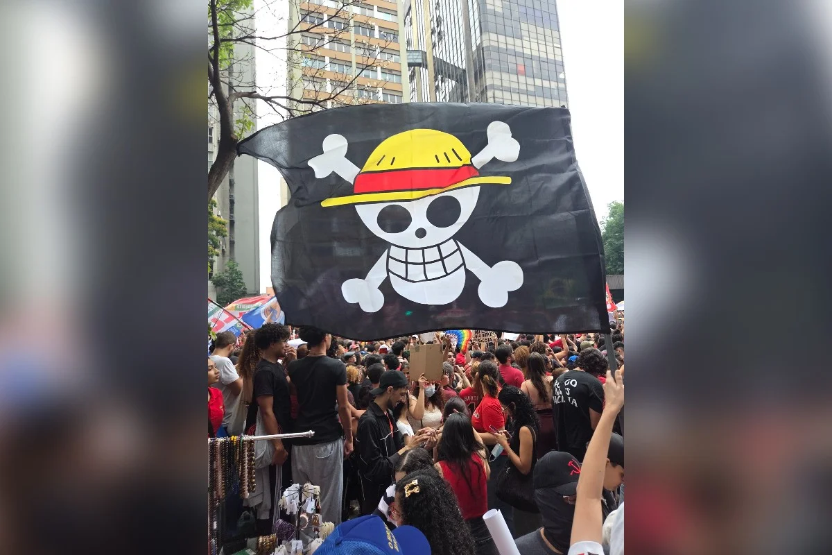 Bandeira do anime “One Piece” em atos pró-Lula. Entenda o significado - imagem 3 Bandeira do anime “One Piece” em atos pró-Lula. Entenda o significado - imagem 3