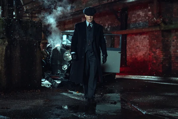 Peaky Blinders: O Homem Imortal com cena de Cillian Murphy como Tommy Shelby - Metrópoles