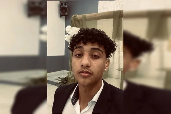 “Atitude covarde”, diz irmão de jovem que foi baleado por PMs