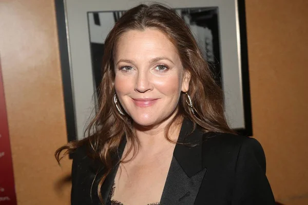 Foto colorida de Drew Barrymore - Metrópoles