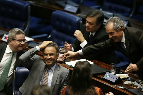Senado elege a Comissão Especial que vai analisar impeachment de Dilma