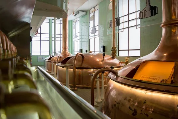 Ambev vai emprestar suas fábricas para cervejeiros ciganos