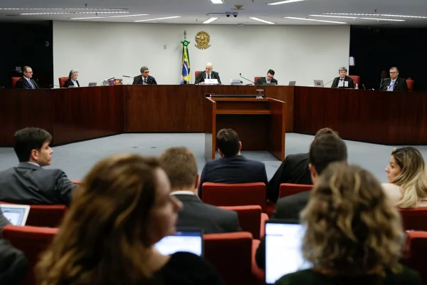 imagem colorida do plenário da Primeira Turma do STF