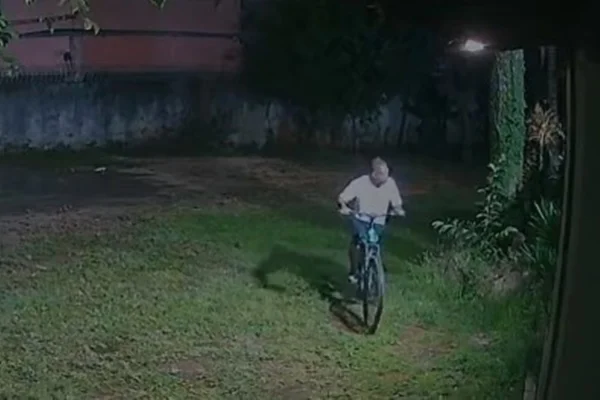 Solto após furtar igreja, homem é preso de novo após surrupiar bike