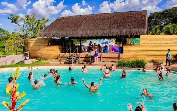 imagem colorida criança morre afogada parque aquatico goias