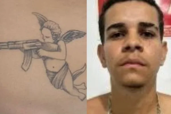 Imagem colorida de tatuagem e um homem