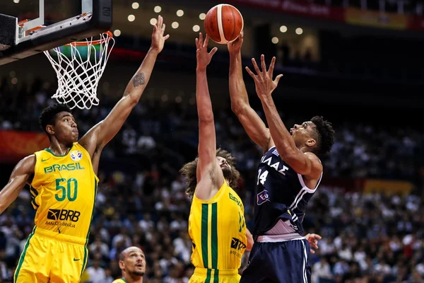 Seleção de basquete “esquece” vitória histórica e mira Montenegro