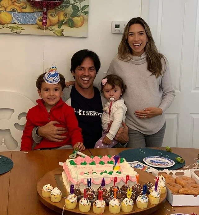 A apresentadora é casada com Fábio Faria, que é pai de um menino A apresentadora é casada com Fábio Faria, que é pai de um menino