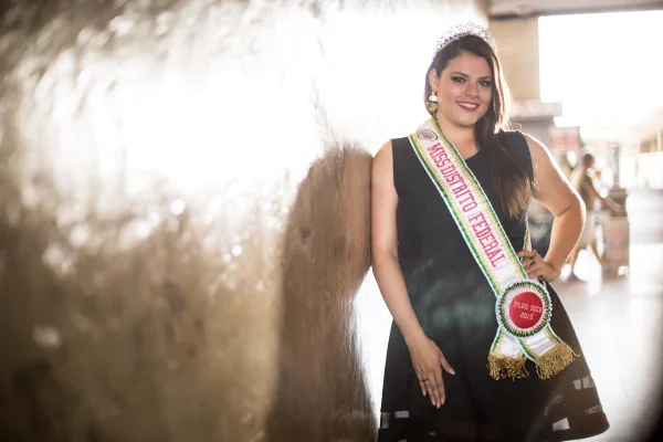 O dia em que a Miss Plus Size seduziu a Rodoviária