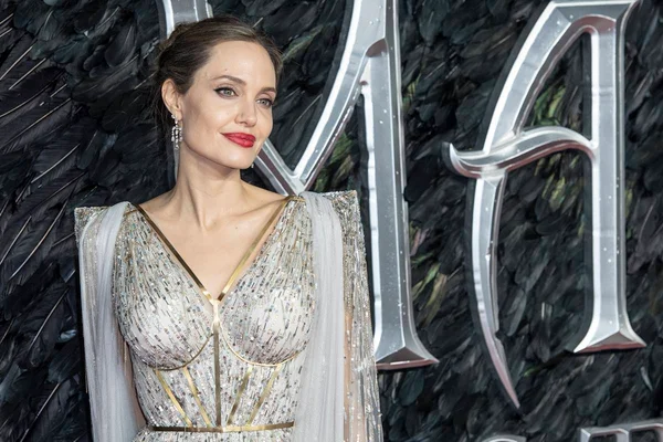 Angelina Jolie vai dirigir cinebiografia sobre fotógrafo de guerra