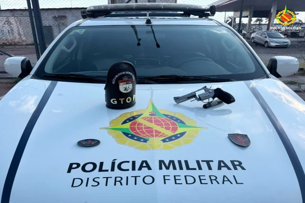 um revólver calibre .357 Mag, uma espingarda calibre 12 Gauge e uma espingarda calibre .22 LR foram recolhidas com CAC