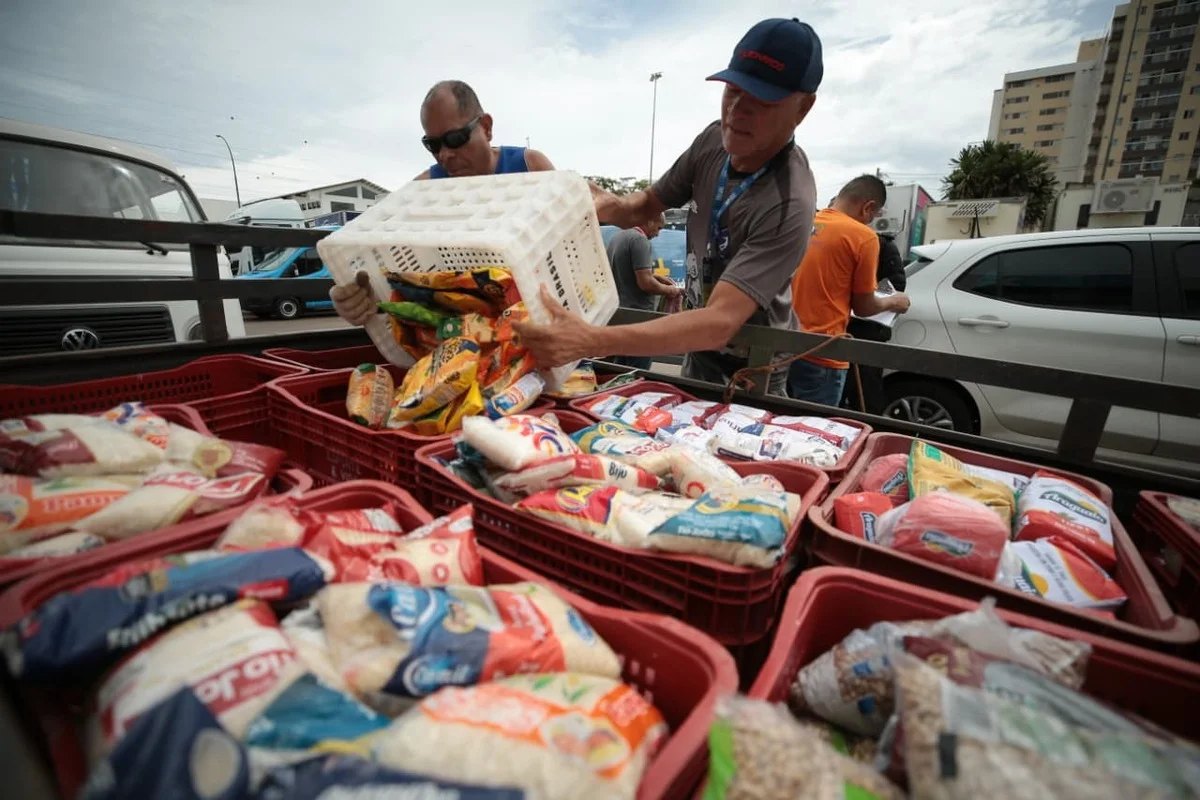 A alimentação segura refere-se ao controle microbiológico e sanitário, evitando contaminações e riscos à saúde A alimentação segura refere-se ao controle microbiológico e sanitário, evitando contaminações e riscos à saúde