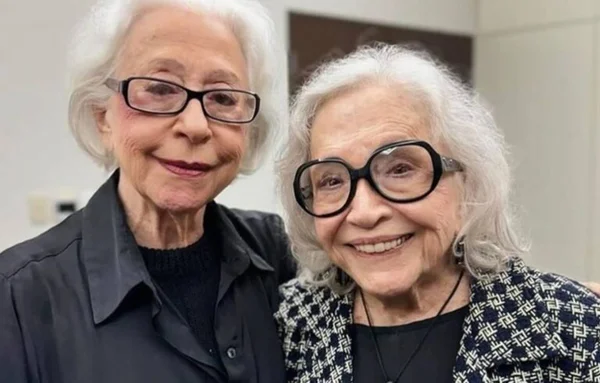 Foto colorida de Fernanda Montenegro e Nathalia Timberg juntas - Metrópoles