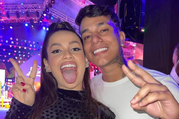 Alê Oliveira pede desculpas após revelar detalhes de sexo com Juliette