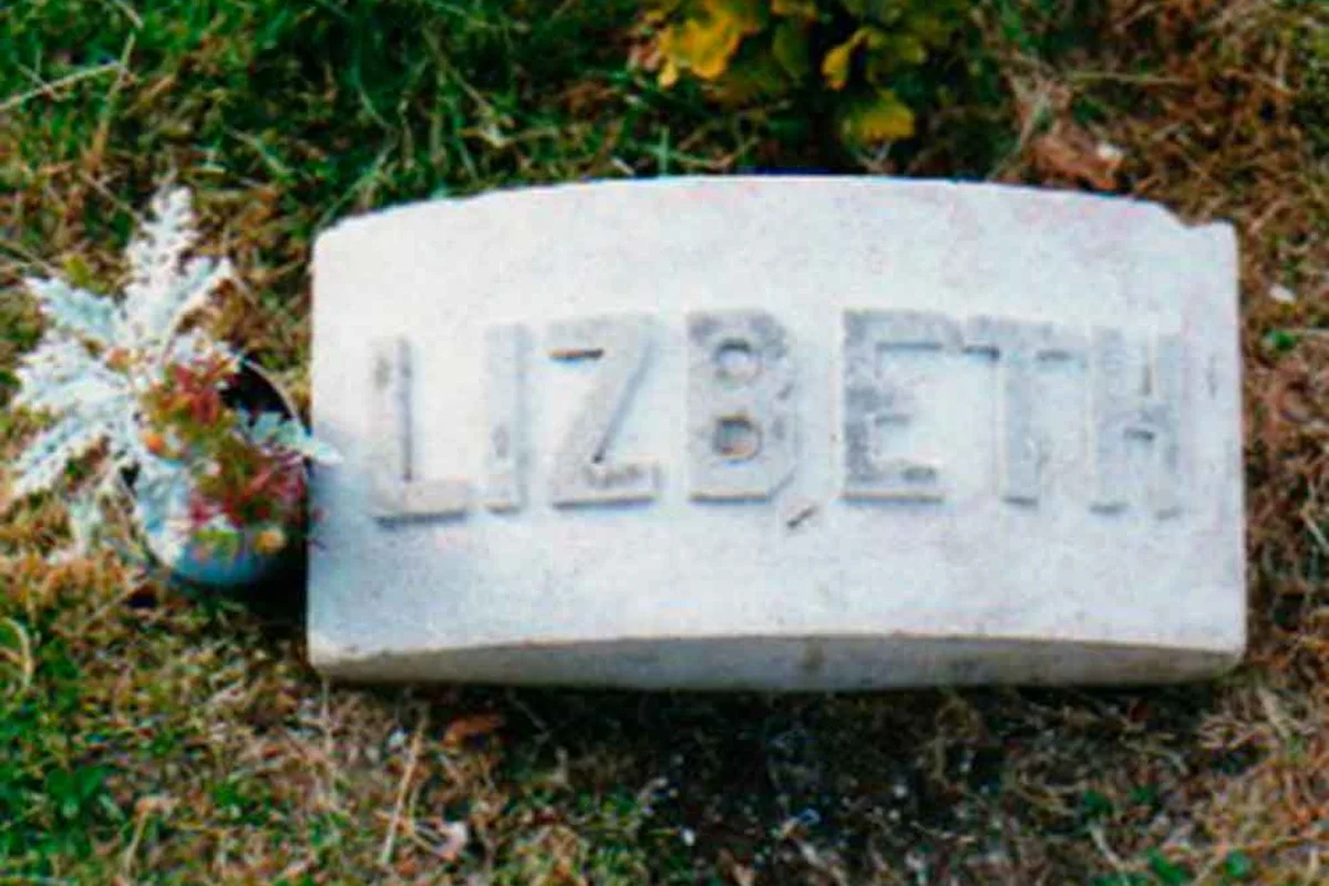 Túmulo de Lizzie Borden Túmulo de Lizzie Borden