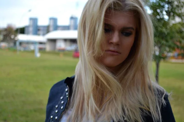 A primeira modelo transexual de Brasília quer conquistar o mundo da moda