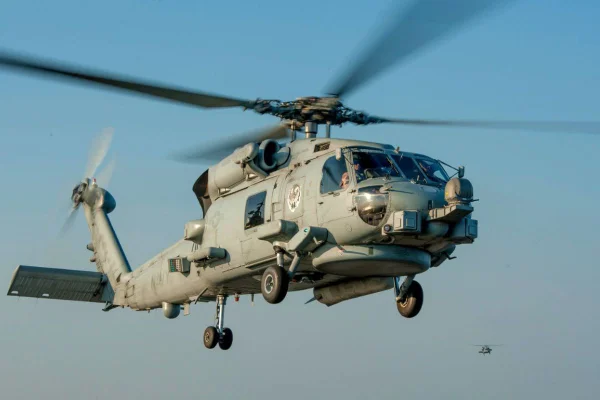 Imagem colorida, helicóptero MH-60R Sea Hawk- Metrópoles