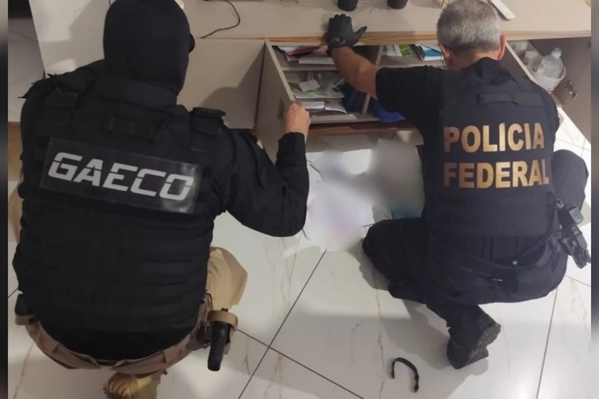 As investigações apontam para uma possível ligação entre o líder da organização criminosa e servidores públicos de Porto Seguro As investigações apontam para uma possível ligação entre o líder da organização criminosa e servidores públicos de Porto Seguro