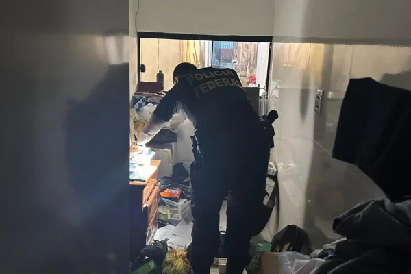 PF investiga homem suspeito de fazer prova do Enem no lugar do irmão