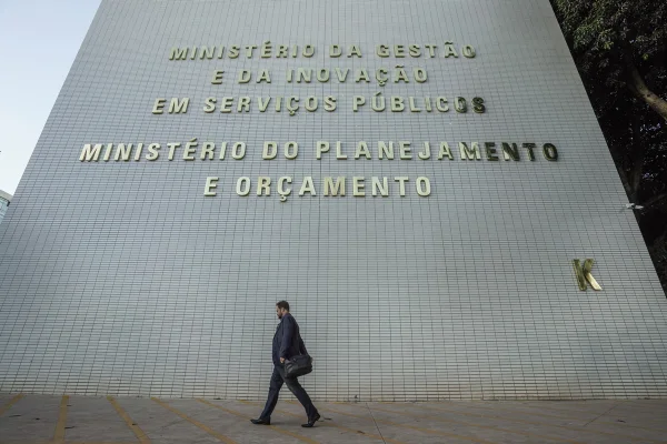Fachada do prédio do Ministério do Planejamento e Orçamento (MPO), na Esplanada dos Ministérios
