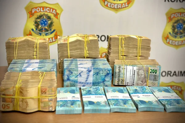 Empresário, advogada e PMs são presos por fraude de R$ 500 mil
