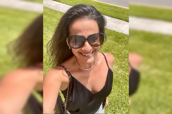 Soraya Resende passeia pelas ruas de Orlando