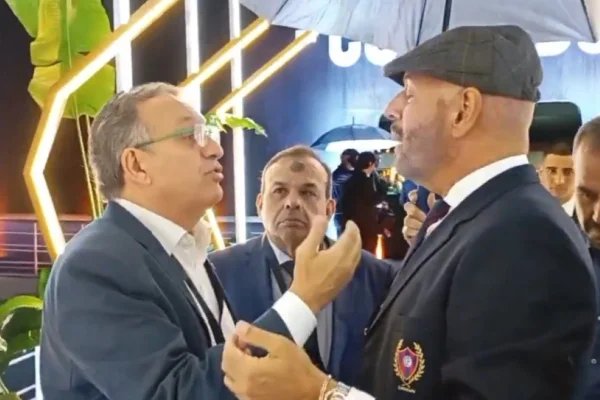 Foto colorida do presidente do Cerro Porteño e vice do Palmeiras em discussão sobre racismo - Metrópoles