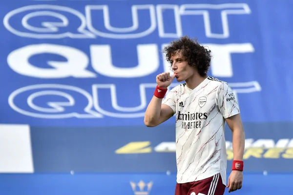 David Luiz comemora gol pelo Arsenal