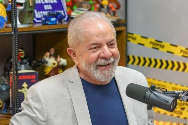 Podcast com Lula teve mais audiência do que de Sergio Moro