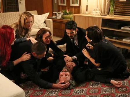 José Alfredo (Alexandre Nero) morre em Império