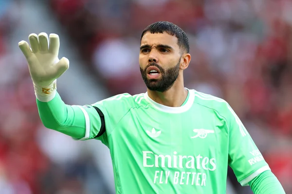 Foto colorida de David Raya, goleiro do Arsernal - Metrópoles