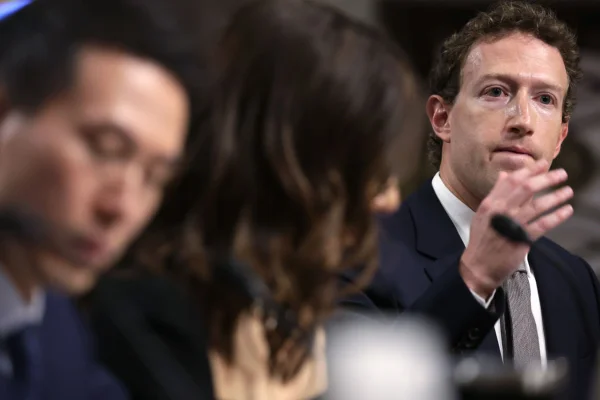 Zuckerberg em audiência no Senado - Metrópoles