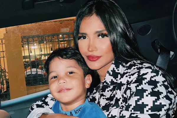 Flay acusa ex de alienação parental: “Nunca deu uma pensão em 4 anos”