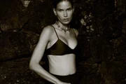 Raica Oliveira para campanha para Água de Coco Raica Oliveira para campanha para Água de Coco
