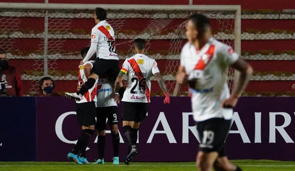 Corinthians larga na Libertadores perdendo para o modesto Always Ready