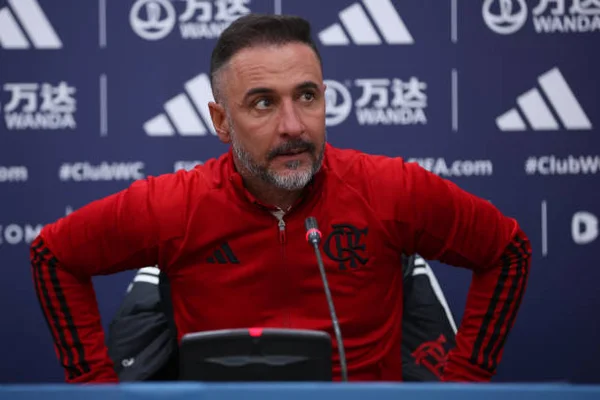 Se Vitor Pereira não ganhar a Recopa Sul-Americana, só Jesus salva