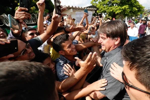 Bolsonaro tenta anular multa de R$ 80 mil por não usar máscara no MA
