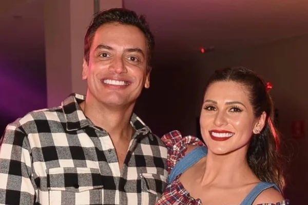 Após barracos, Lívia Andrade não dispensa trabalho com Leo Dias