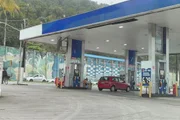 Postos ligados à rede Boxter, como esse em Guarujá, no litoral paulista, também foram alvos da Carbono Oculto