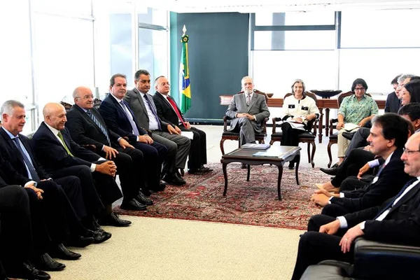 Governadores questionam divisão de recursos repatriados