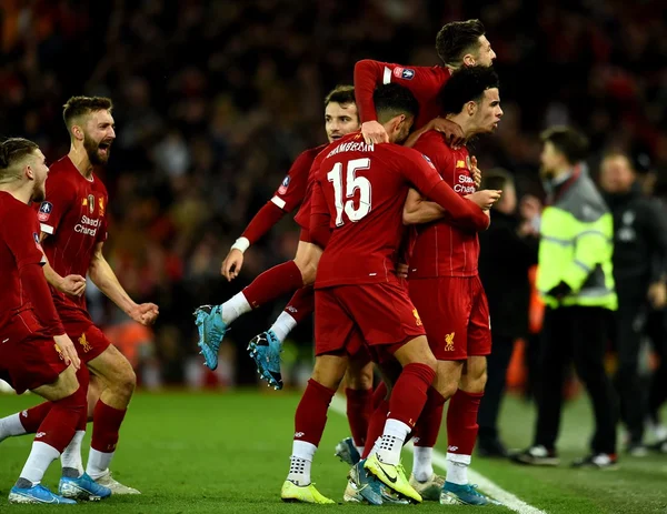 Copa da Inglaterra: com reservas, Liverpool bate Everton e avança
