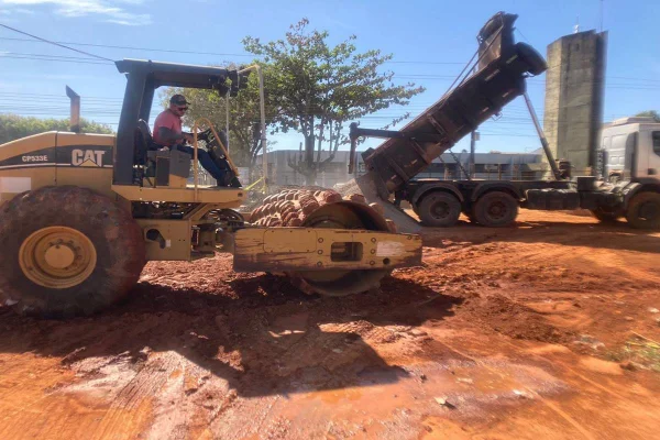 Buraco na Hélio Prates é fechado após acidente e fim de contrato