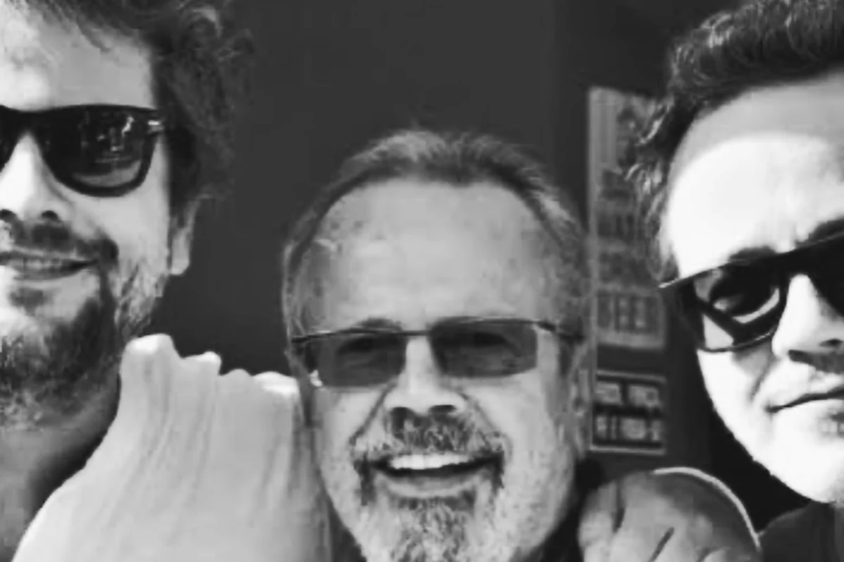 Dalton Mello ao lado dos filhos, Selton e Danton Dalton Mello ao lado dos filhos, Selton e Danton