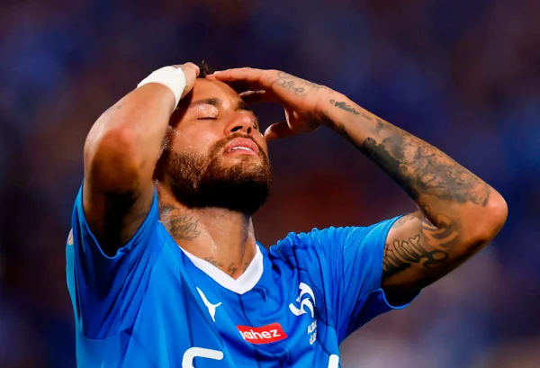 Imagem colorida de Neymar - Metrópoles