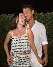 Larissa Manoela e André Luiz Frambach passaram a virada em clima de romance Larissa Manoela e André Luiz Frambach passaram a virada em clima de romance