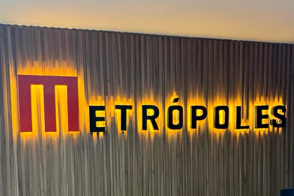 Metrópoles